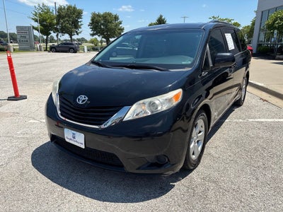 2017 Toyota Sienna LE 8 Passenger