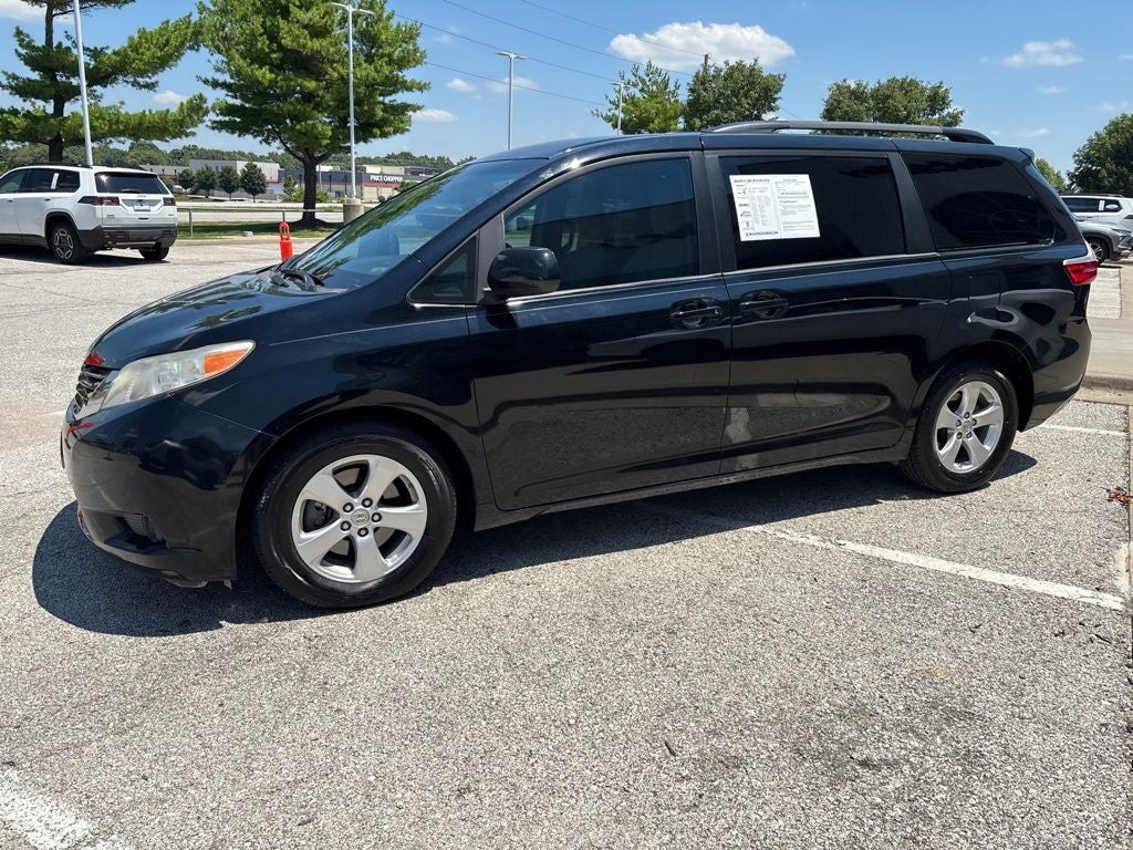 2017 Toyota Sienna LE 8 Passenger