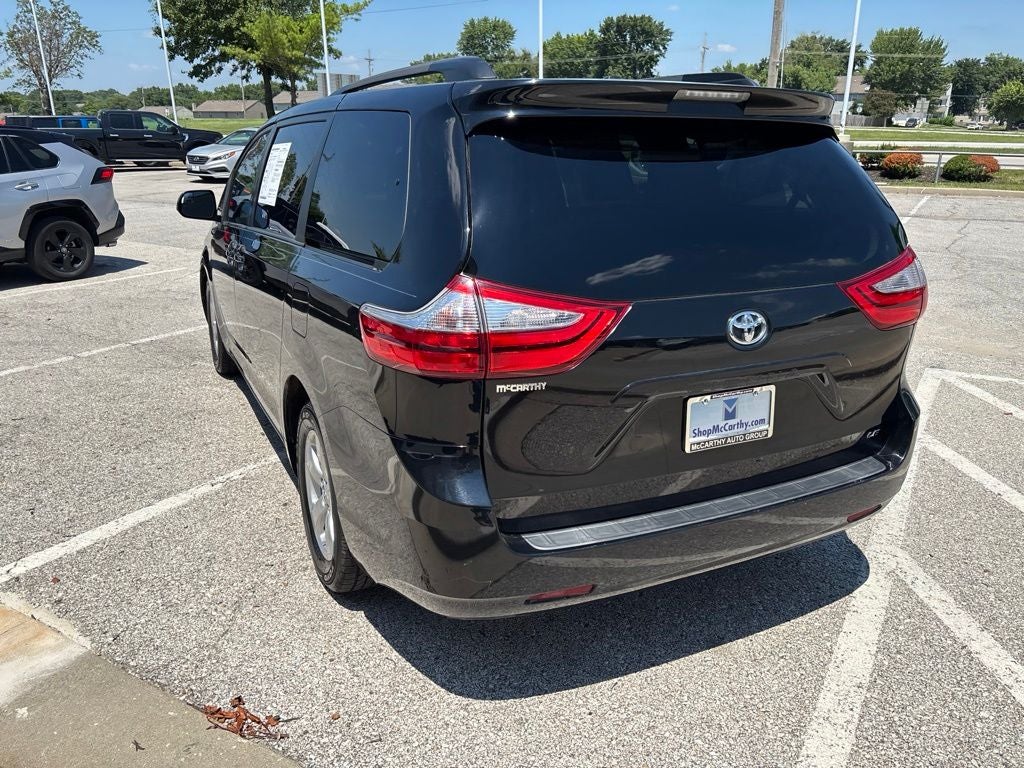 2017 Toyota Sienna LE 8 Passenger