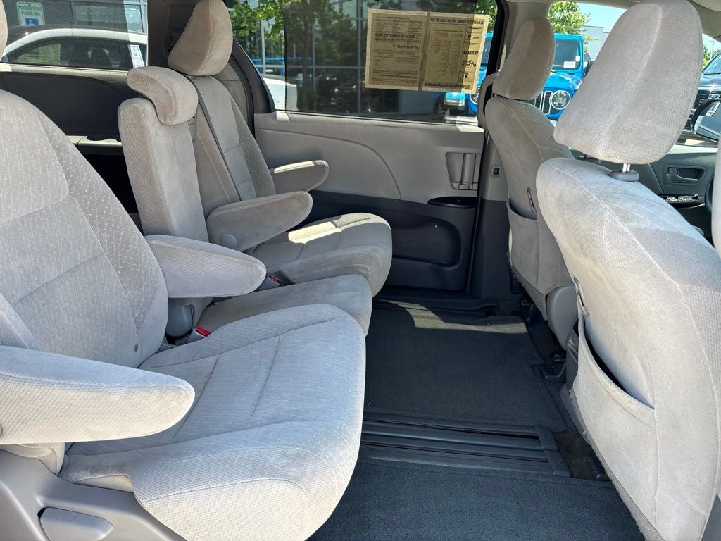 2017 Toyota Sienna LE 8 Passenger