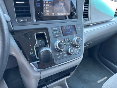 2017 Toyota Sienna LE 8 Passenger