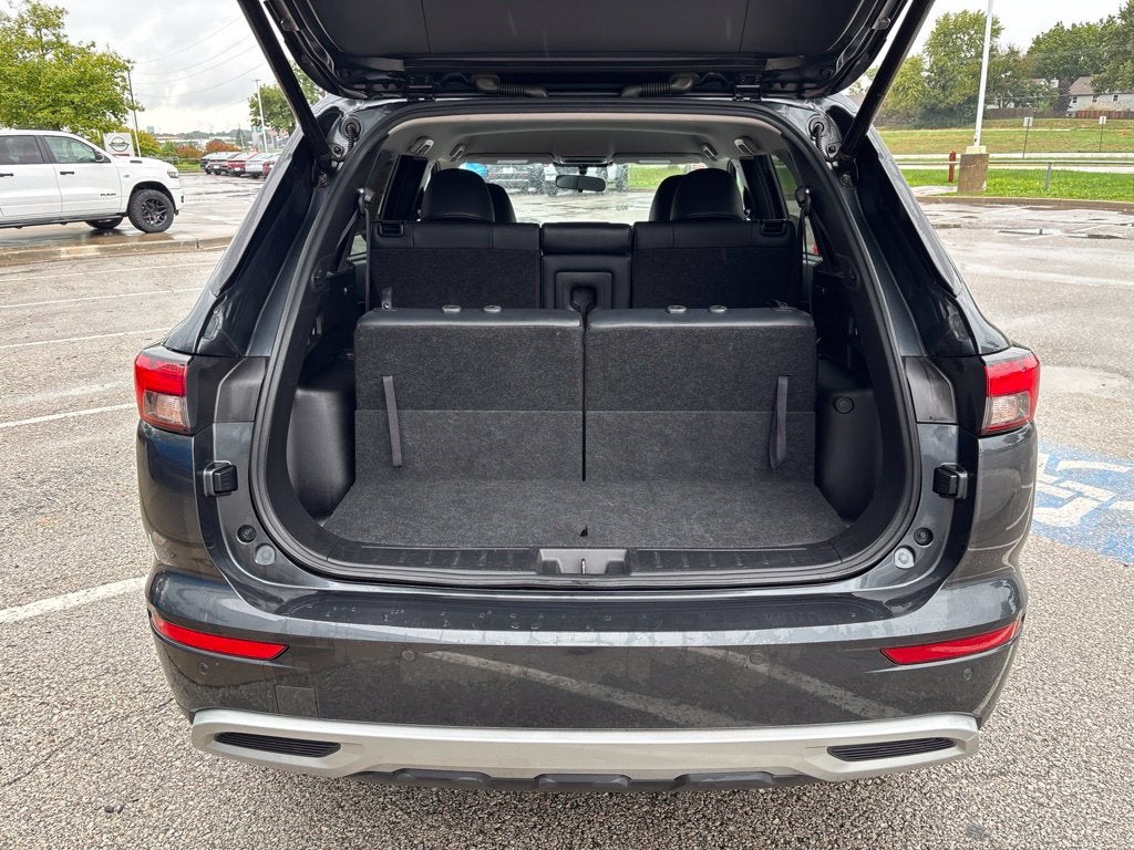 2024 Mitsubishi Outlander SE