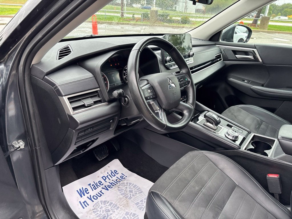 2024 Mitsubishi Outlander SE