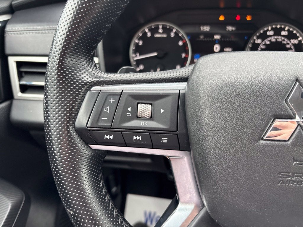 2024 Mitsubishi Outlander SE