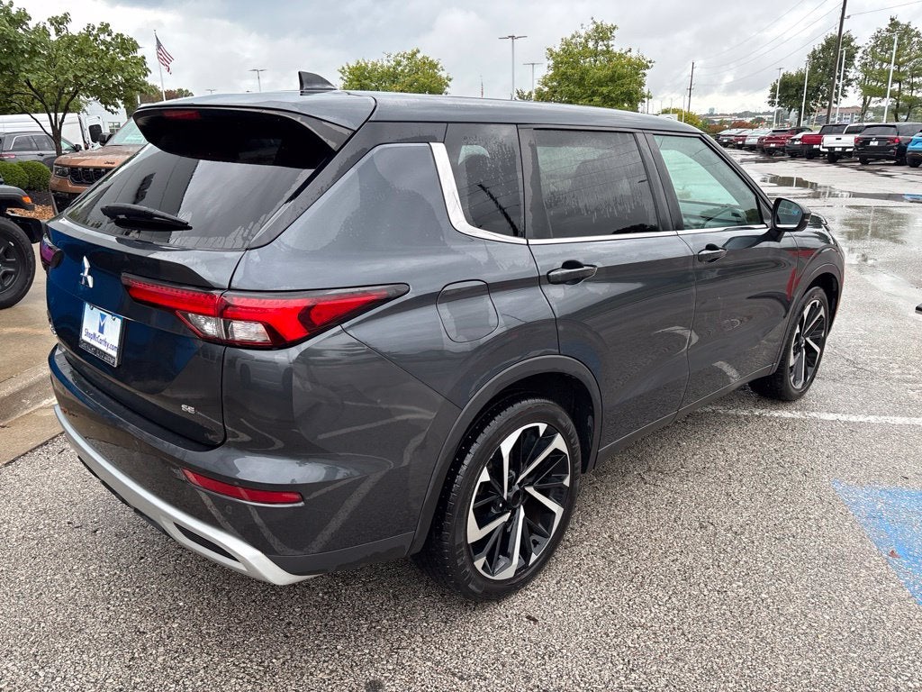 2024 Mitsubishi Outlander SE