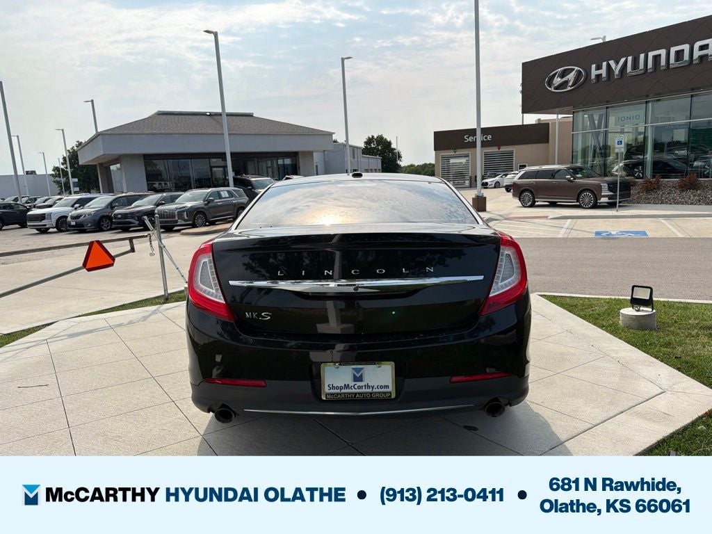2015 Lincoln MKS Base