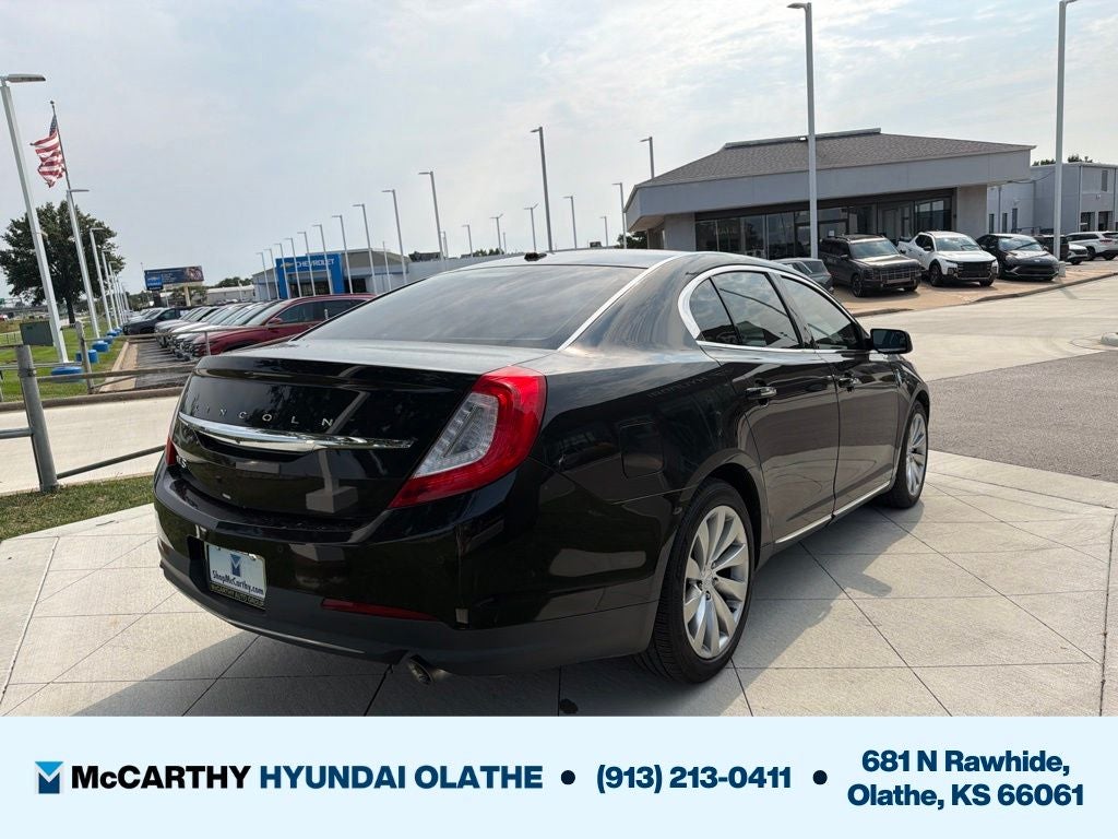 2015 Lincoln MKS Base
