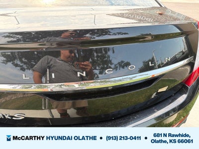 2015 Lincoln MKS Base