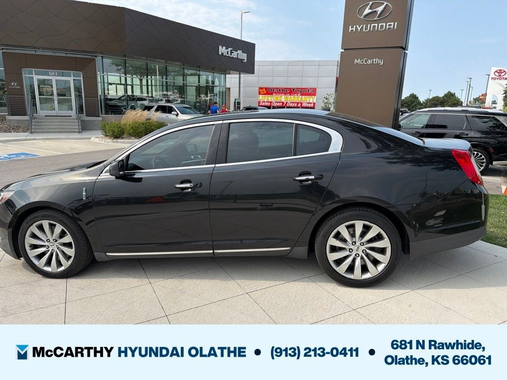 2015 Lincoln MKS Base