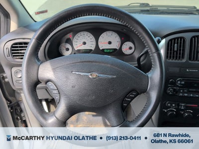 2006 Chrysler Town & Country Touring