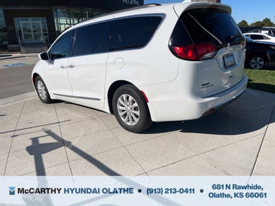 2017 Chrysler Pacifica Touring L