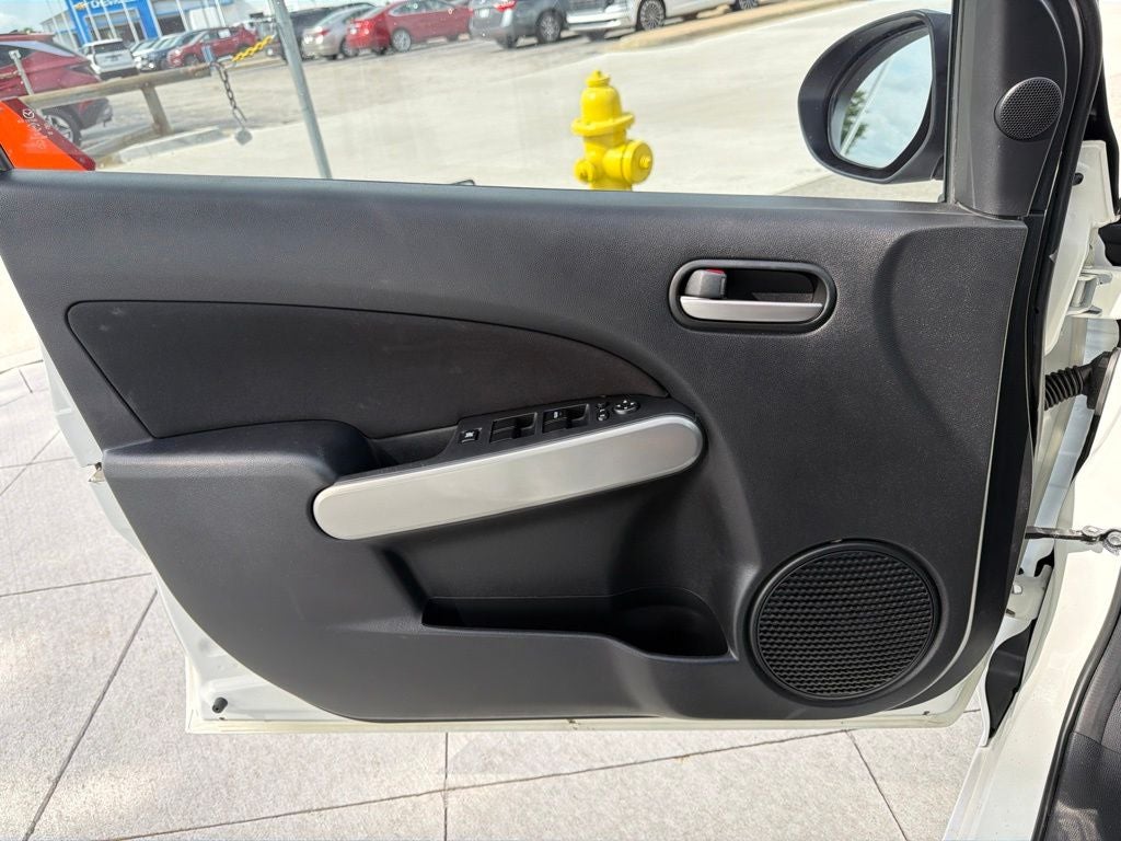2011 Mazda Mazda2 Touring