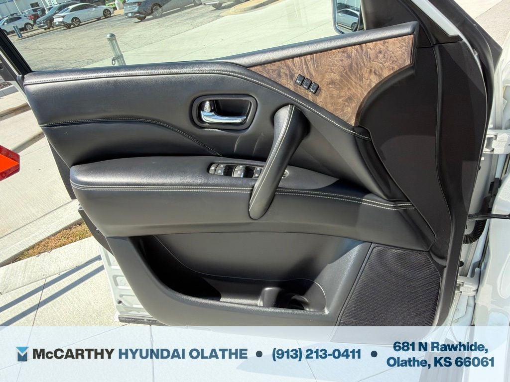 2022 INFINITI QX80 Premium Select