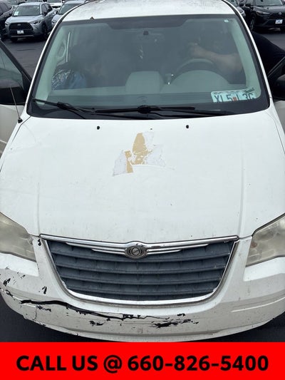2010 Chrysler Town & Country LX