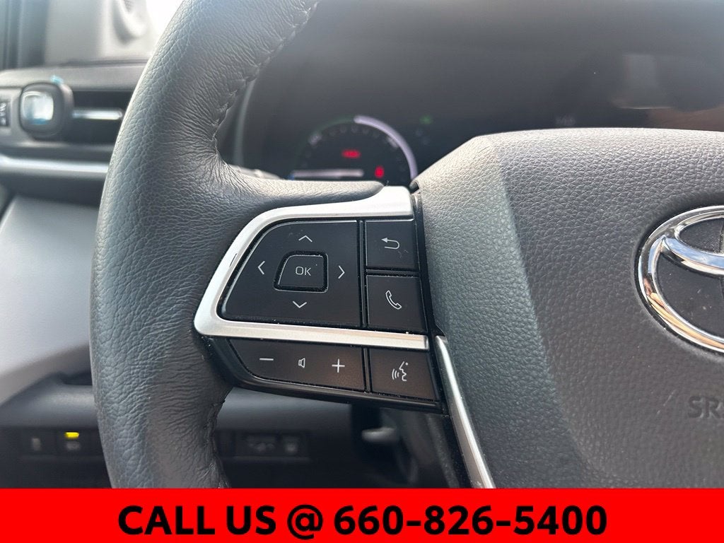 2025 Toyota Sienna XLE 8 Passenger