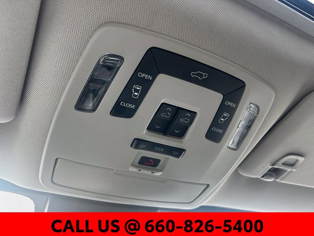 2025 Toyota Sienna XLE 8 Passenger