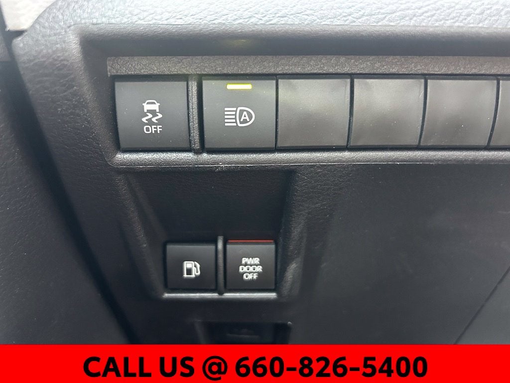2025 Toyota Sienna XLE 8 Passenger