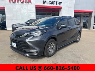 2025 Toyota Sienna XLE 8 Passenger