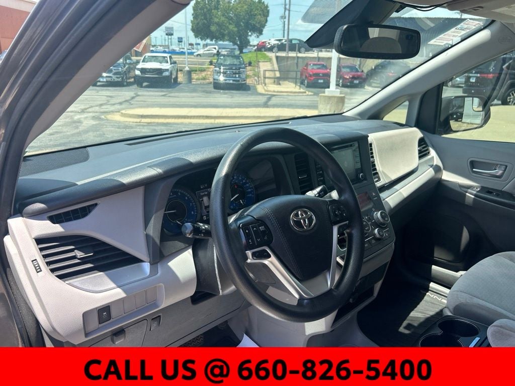 2020 Toyota Sienna LE 7 Passenger