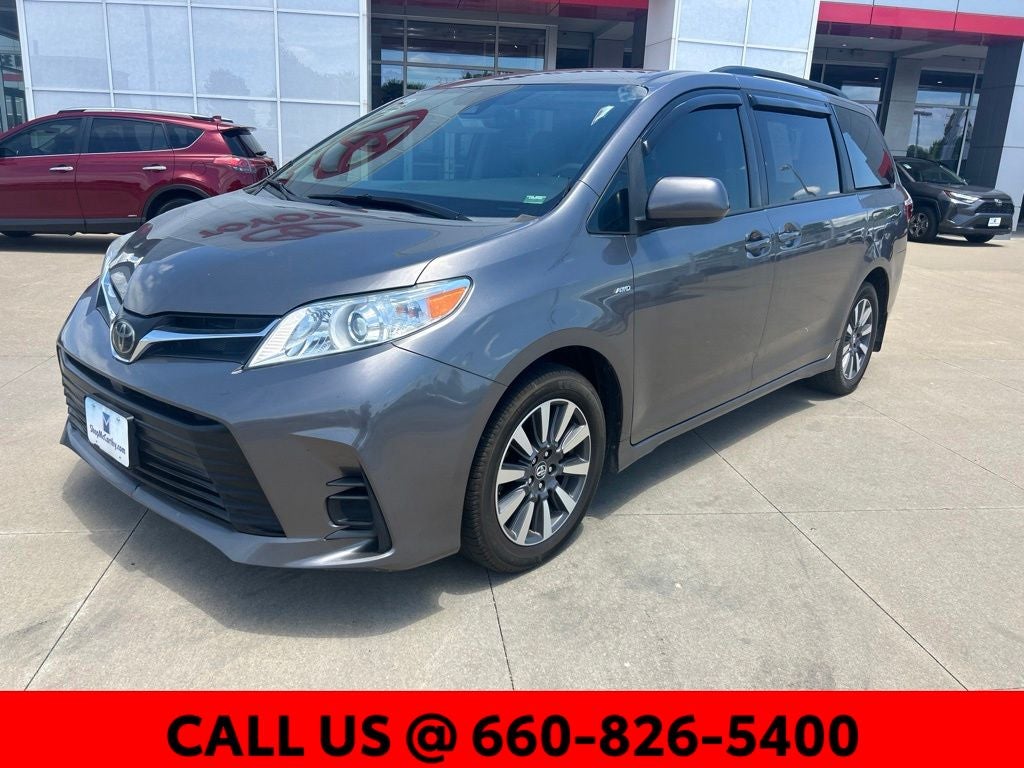 2020 Toyota Sienna LE 7 Passenger