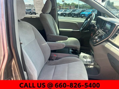 2020 Toyota Sienna LE 7 Passenger