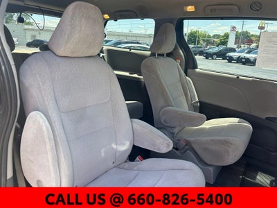 2020 Toyota Sienna LE 7 Passenger