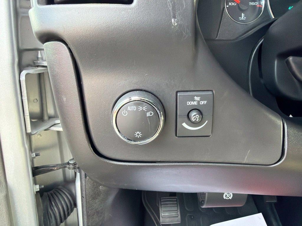 2025 Chevrolet Express Passenger LT