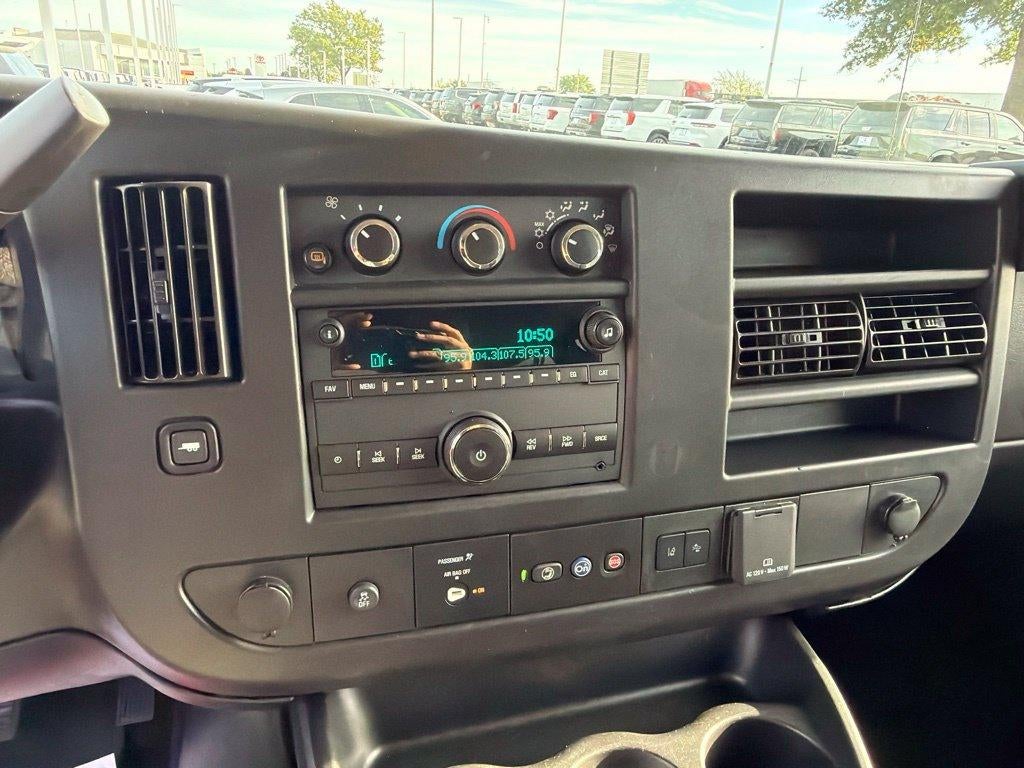 2025 Chevrolet Express Passenger LT
