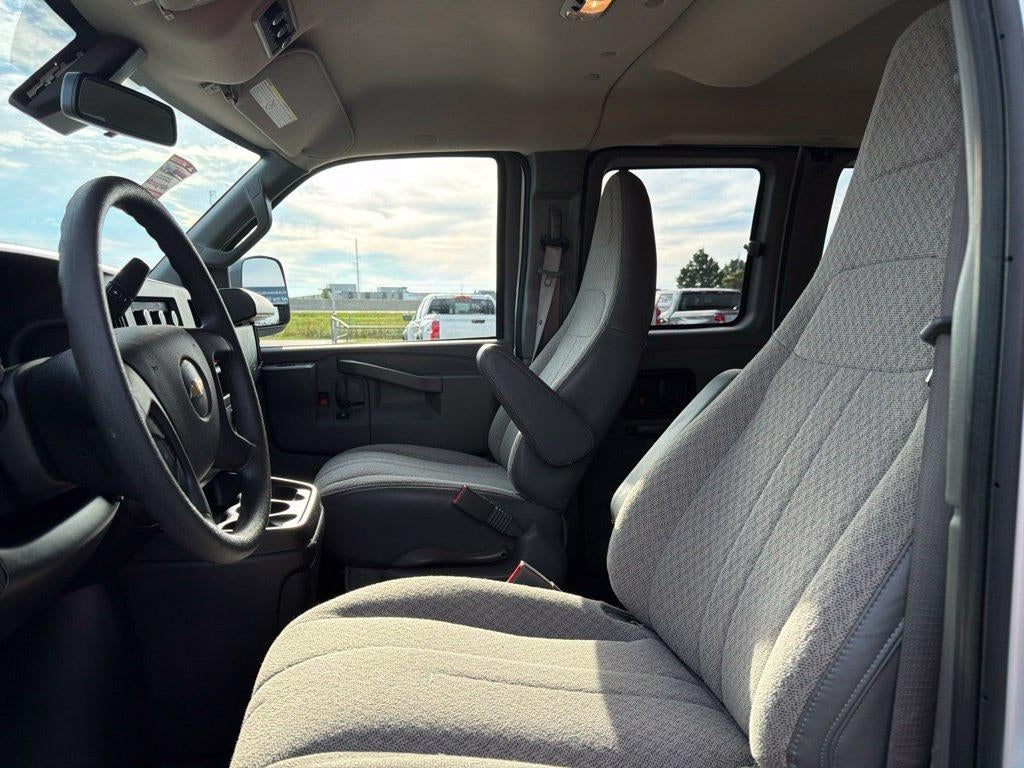 2025 Chevrolet Express Passenger LT