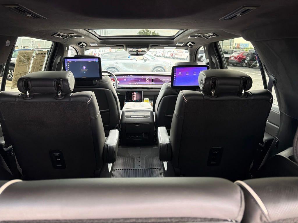 2025 Cadillac Escalade Sport Platinum