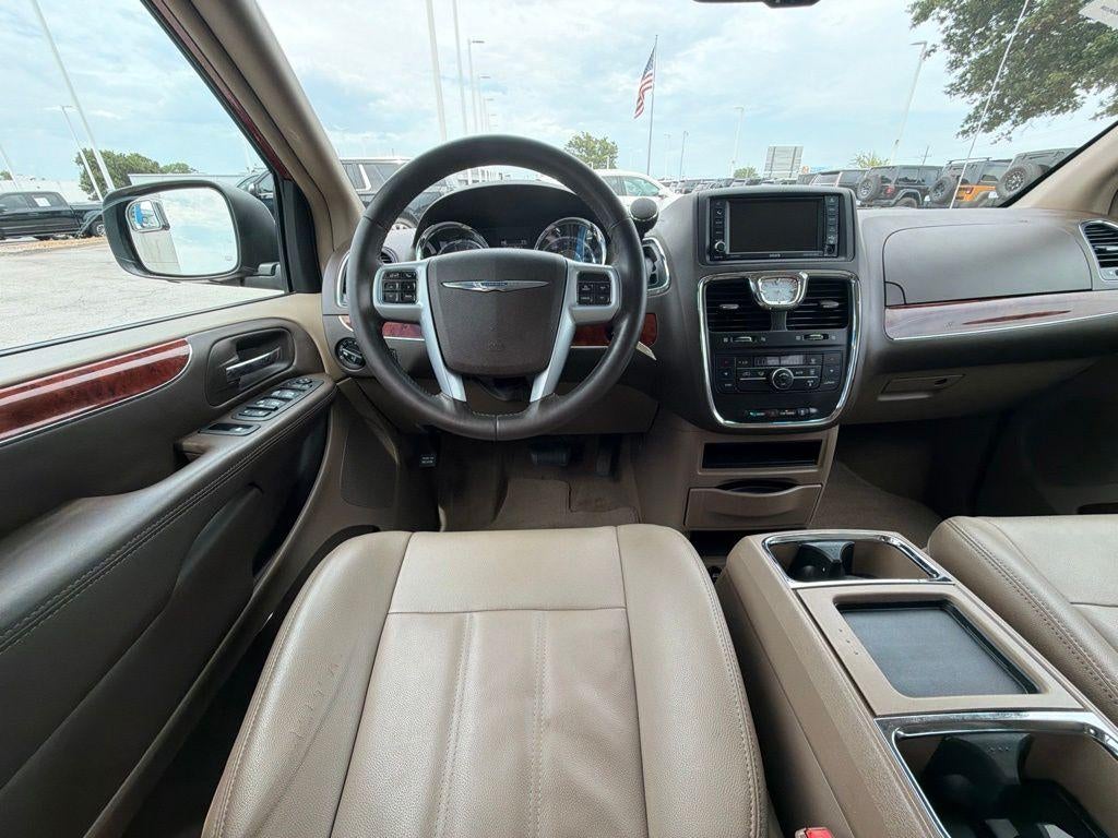 2014 Chrysler Town & Country Touring