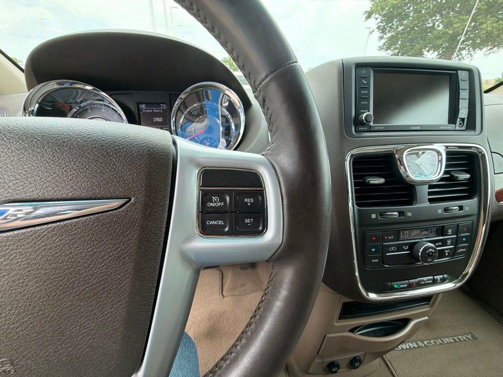 2014 Chrysler Town & Country Touring