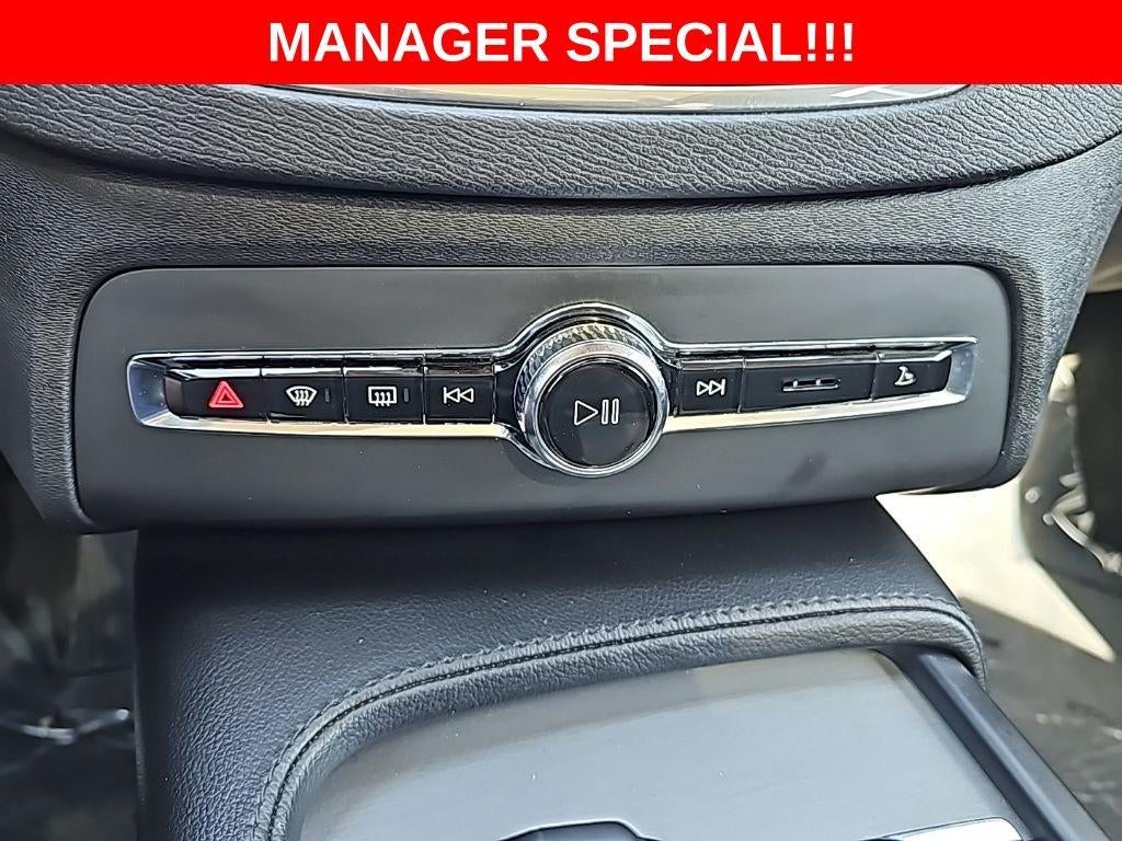 2023 Volvo XC90 B5 Core