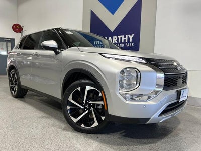 2023 Mitsubishi Outlander SE