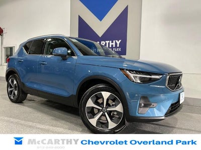 2025 Volvo XC40 Plus Bright Theme