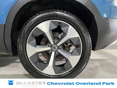 2025 Volvo XC40 Plus Bright Theme