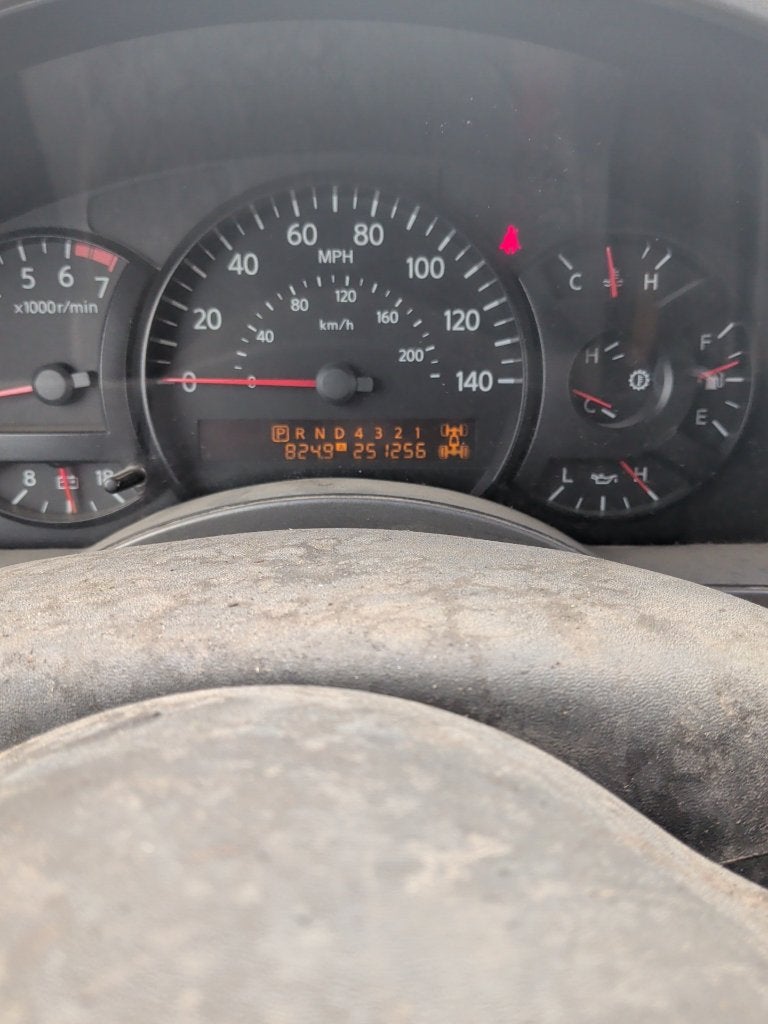 2004 Nissan Titan LE