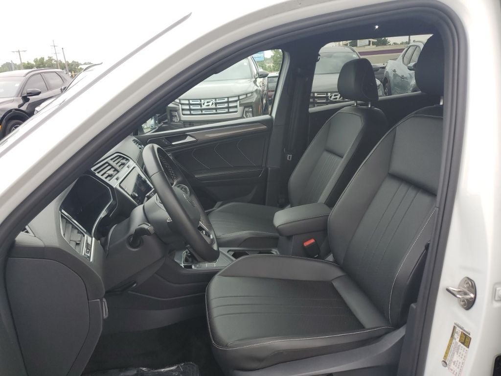 2023 Volkswagen Tiguan 2.0T SE R-Line Black