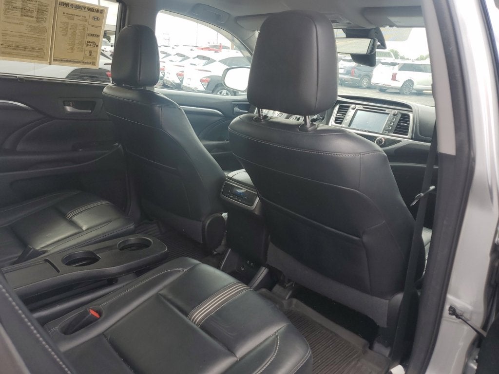 2017 Toyota Highlander SE