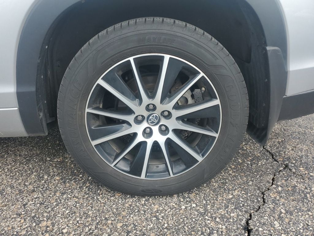 2017 Toyota Highlander SE