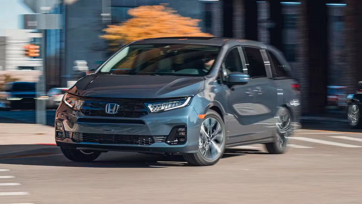 2026 Honda Odyssey comparison image