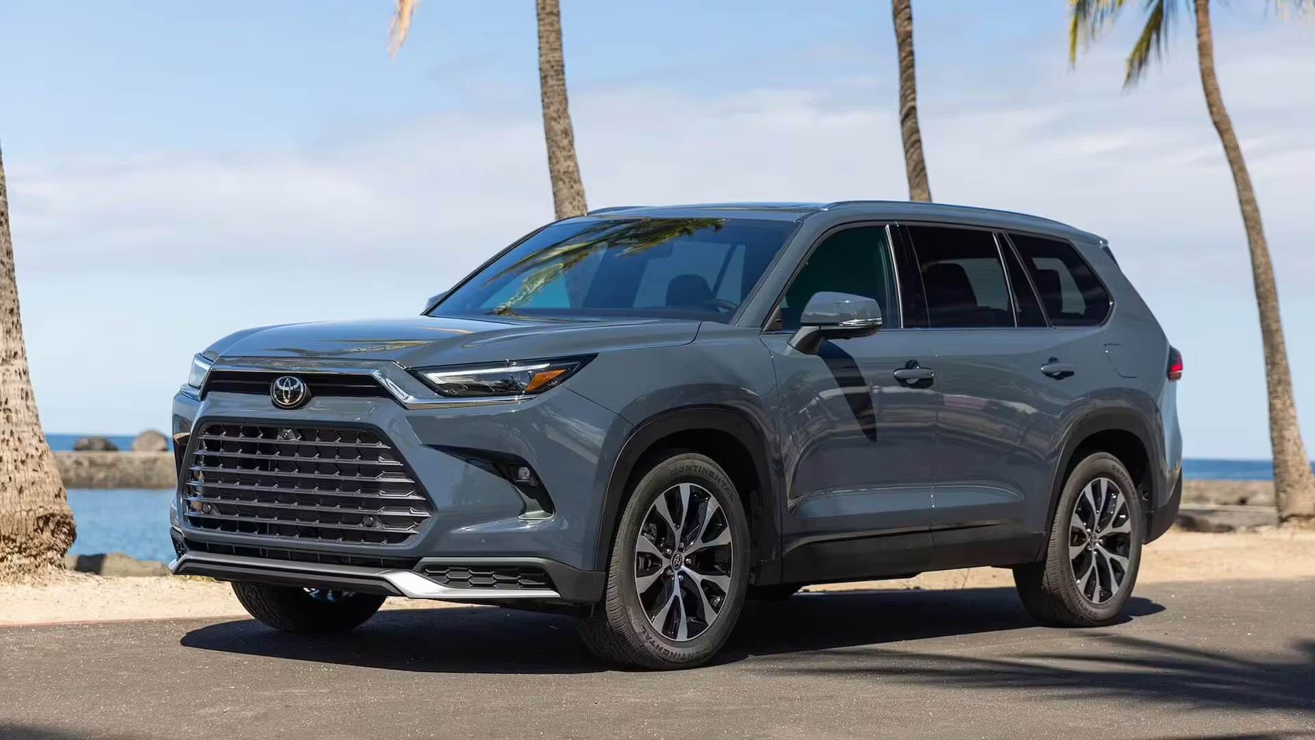 2026 Toyota Grand Highlander comparison image