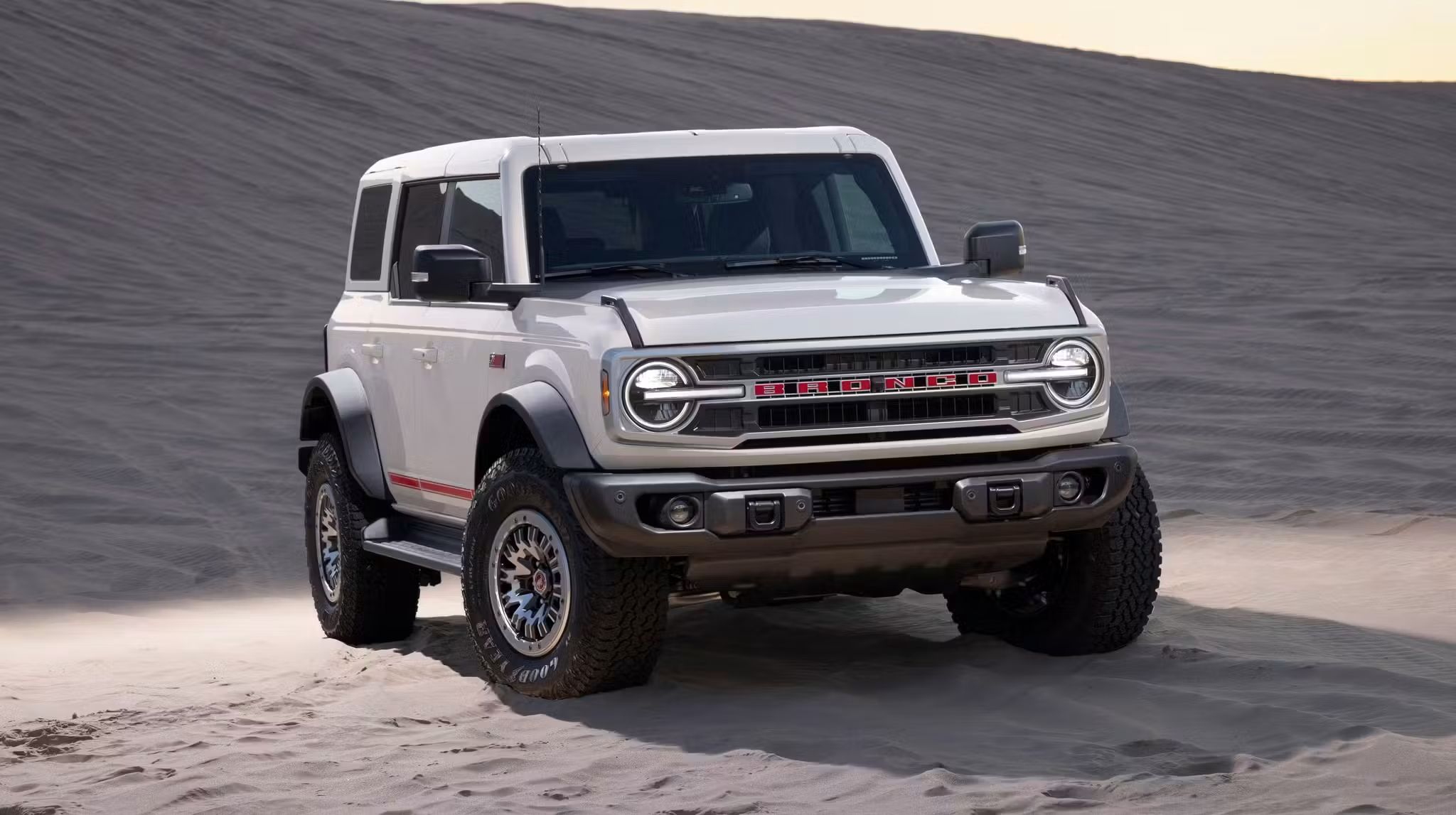 2026 Ford Bronco comparison image